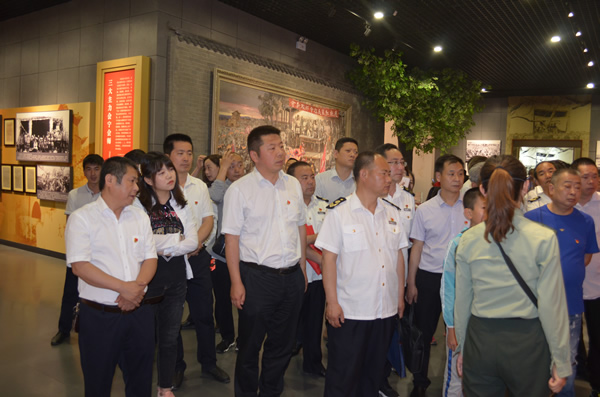 裝備公司黨委開(kāi)展“不忘初心、牢記使命”主題教育黨日活動(dòng)