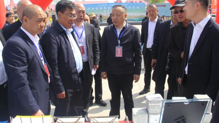 甘肅建投裝備公司新產(chǎn)品亮相甘肅省新型墻體材料下鄉(xiāng)活動臨夏州現(xiàn)場會并獲榮譽(yù)稱號